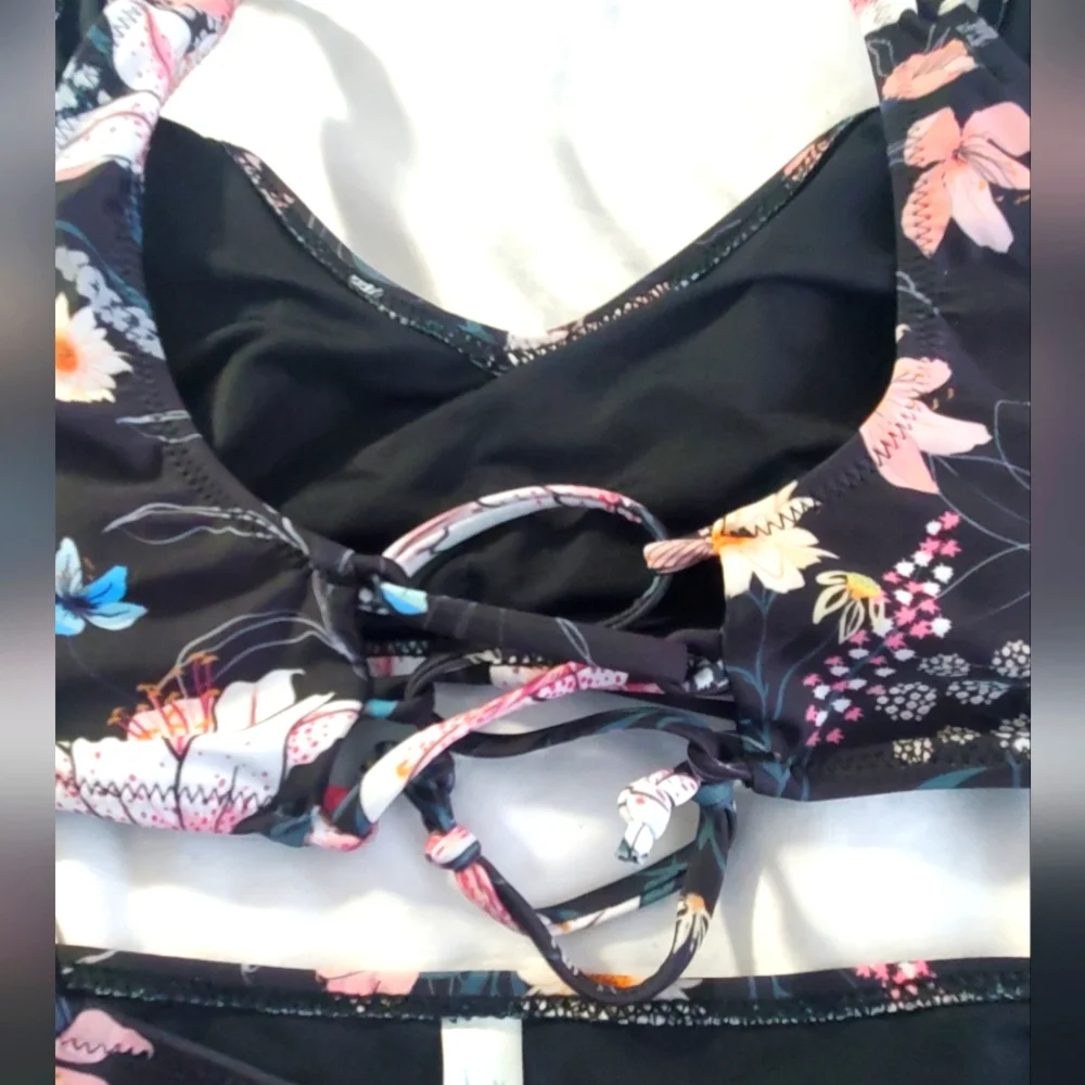 : 2 pc Beach sissi twist front bikini swimsuit w/ cups & adjustable ties size L